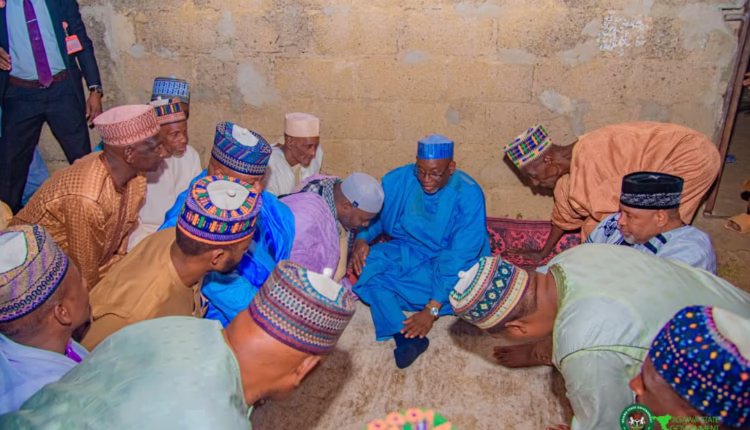 The Governor of Jigawa State, Malam Umar Namadi, paid a condolence visit to Birnin Kudu following the passing of Alhaji Umaru Wazobia on Sunday, 23 November.